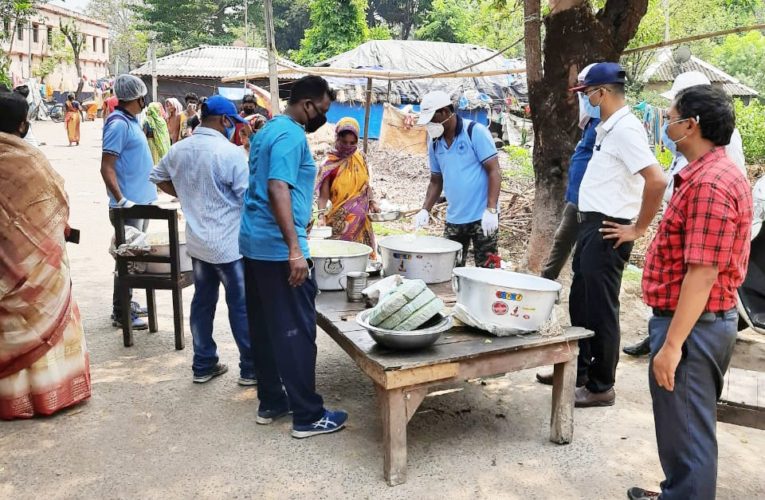 South Eastern Railway provides about three lakh free meals to the helpless people