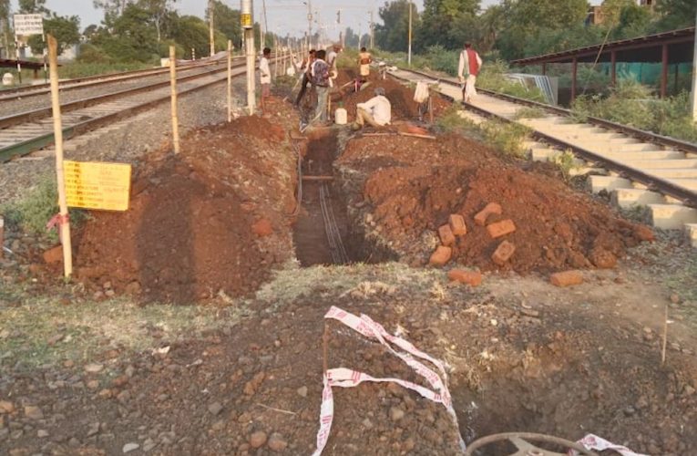 CPM wants tracks being laid above existing cables