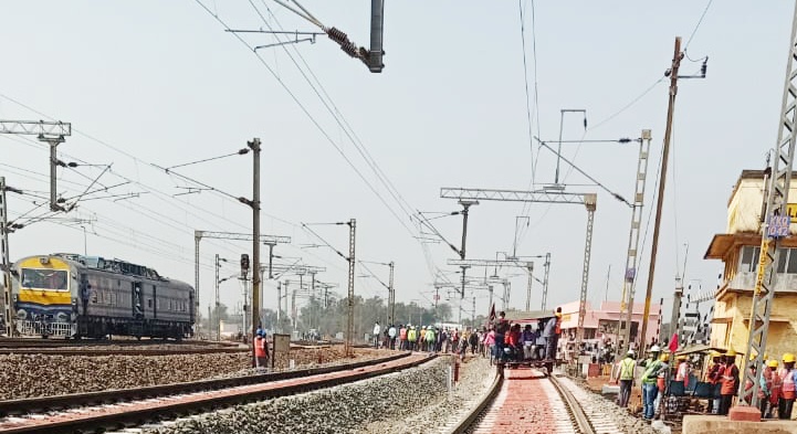 CRS inspects newly constructed 3rd line between Kalaikunda-Jhargram