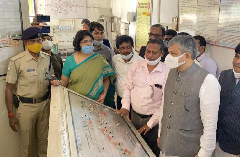 Railway Minister inspects electronic interlocking system at Jharsuguda