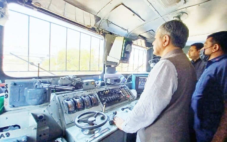 Indian Railway turns self-reliant: tests collision preventing system “Kavach” -Ashwani Vaishnaw