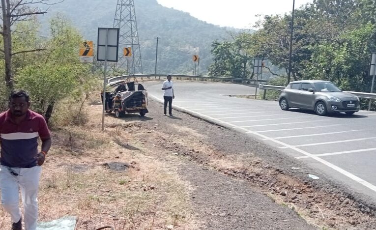 A serious accident happened at Khopoli, 2 ALP expired on the spot, 2 are serious at hospital