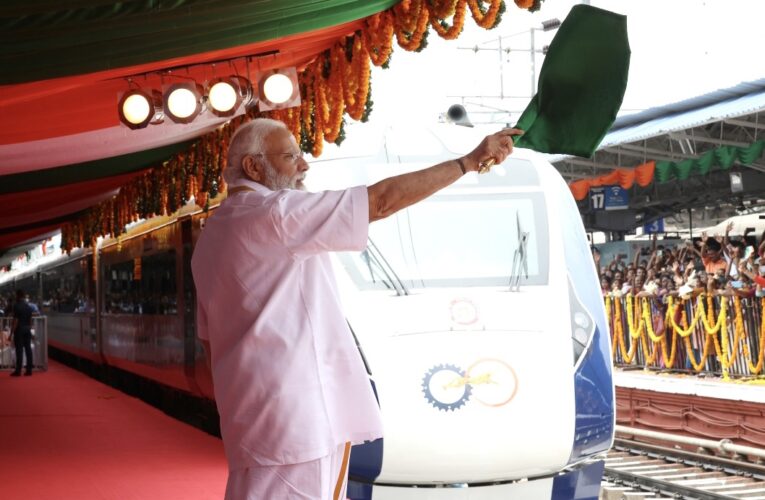 PM flags off Kerala’s first Vande Bharat Express