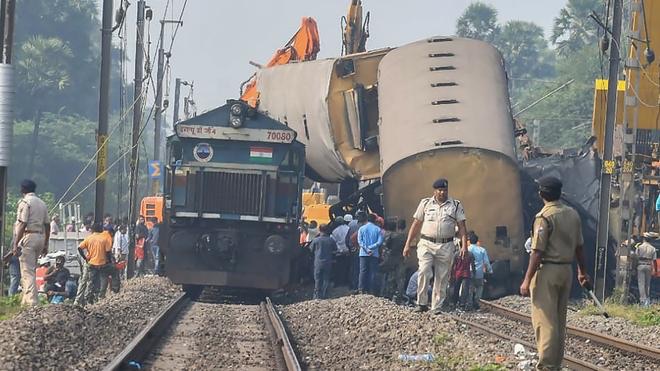 Andhra Pradesh train crash: Railway deleted reference to loco pilots watching cricket