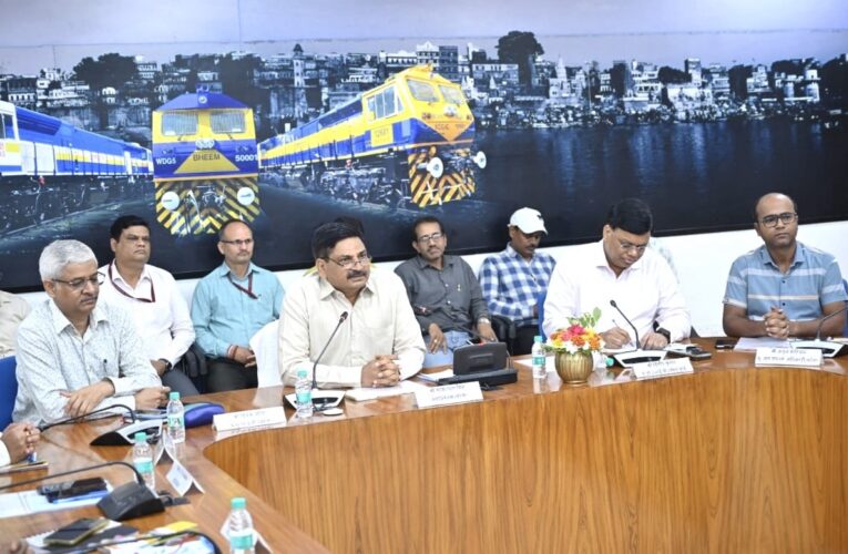 बनारस लोकोमोटिव वर्क्स ने रचा नया इतिहास: 2500वें विद्युत रेल इंजन का भव्य लोकार्पण