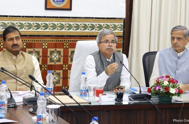 CRB Satish Kumar chairs review meeting on railway projects on CR & WR