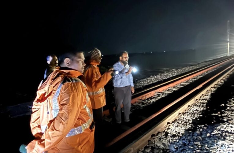 Solapur Division Ensures Passenger Safety & Support Amidst Heavy Rainfall and Flood-like Conditions