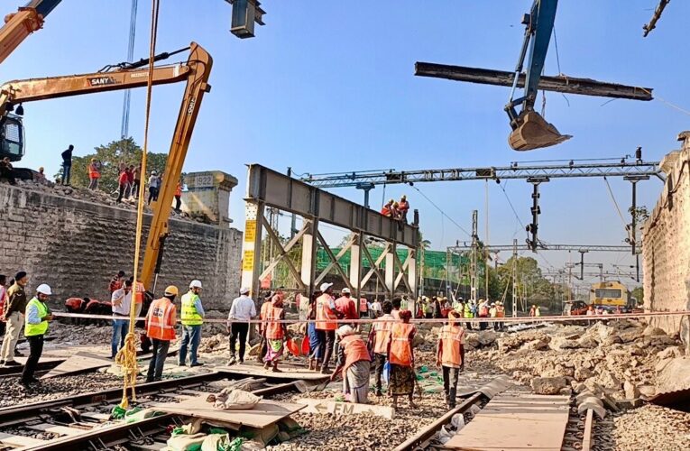 Solapur Division Successfully Dismantle 103 Year Old ROB at Solapur Yard with Minimal Passenger Inconvenience